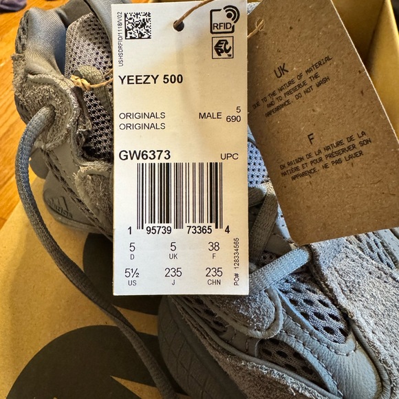 Yeezy 500 - Picture 3 of 4
